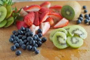 Organic Berries & Kiwis