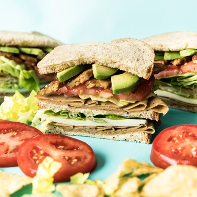 TOFURKY 5.5oz PLANT BASED HICKORY SMOKED DELI SLICES