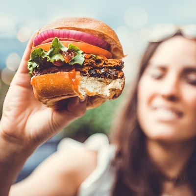 MORNINGSTAR FARMS SPICY BLACK BEAN VEGGIE BURGERS FROZEN 9.5OZ/4CT